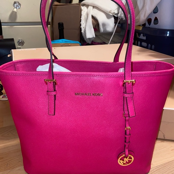 bright pink tote bag
